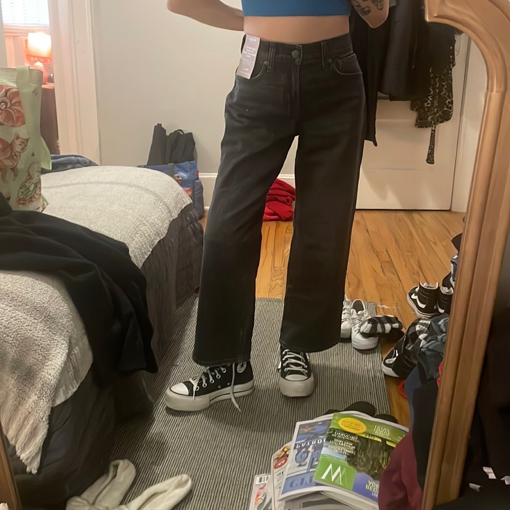 Madewell Women’s Perfect Vintage wide leg crop jean.